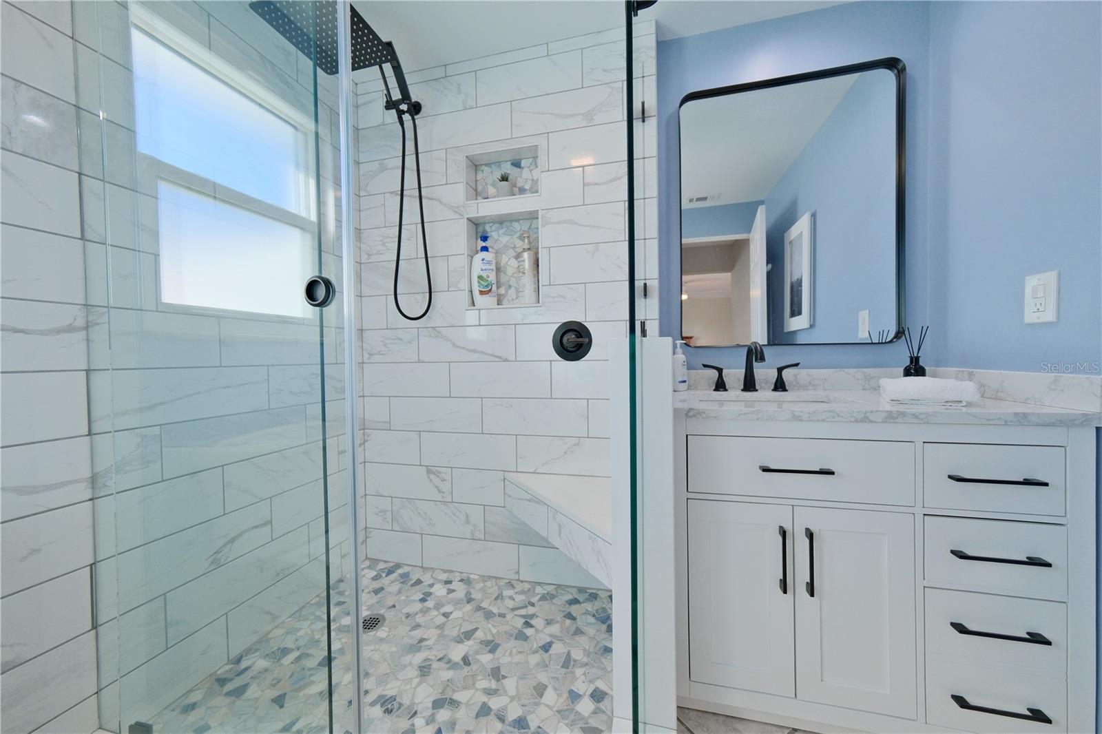 TROPICAL SHORES - Residential