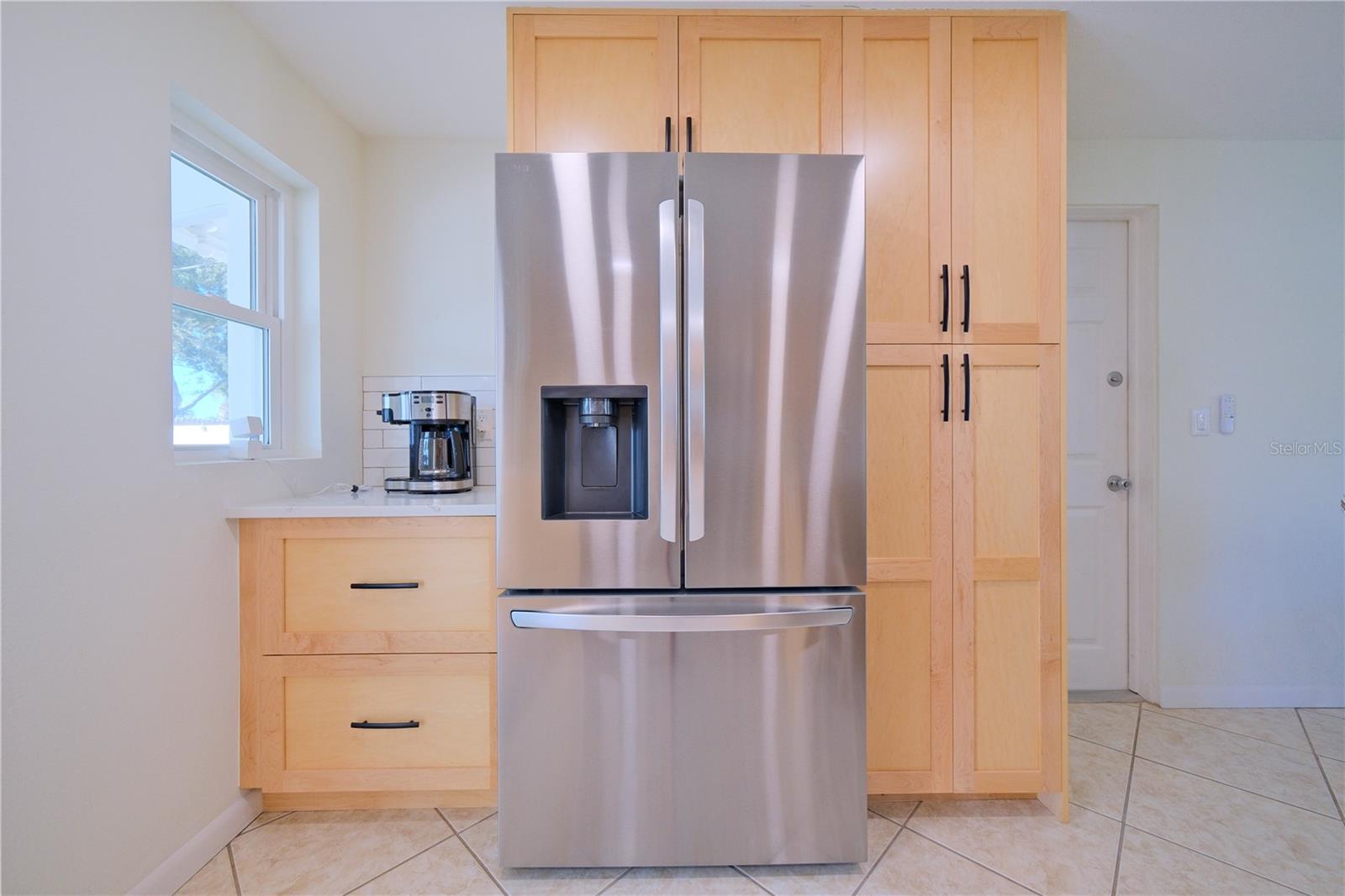 TROPICAL SHORES - Residential