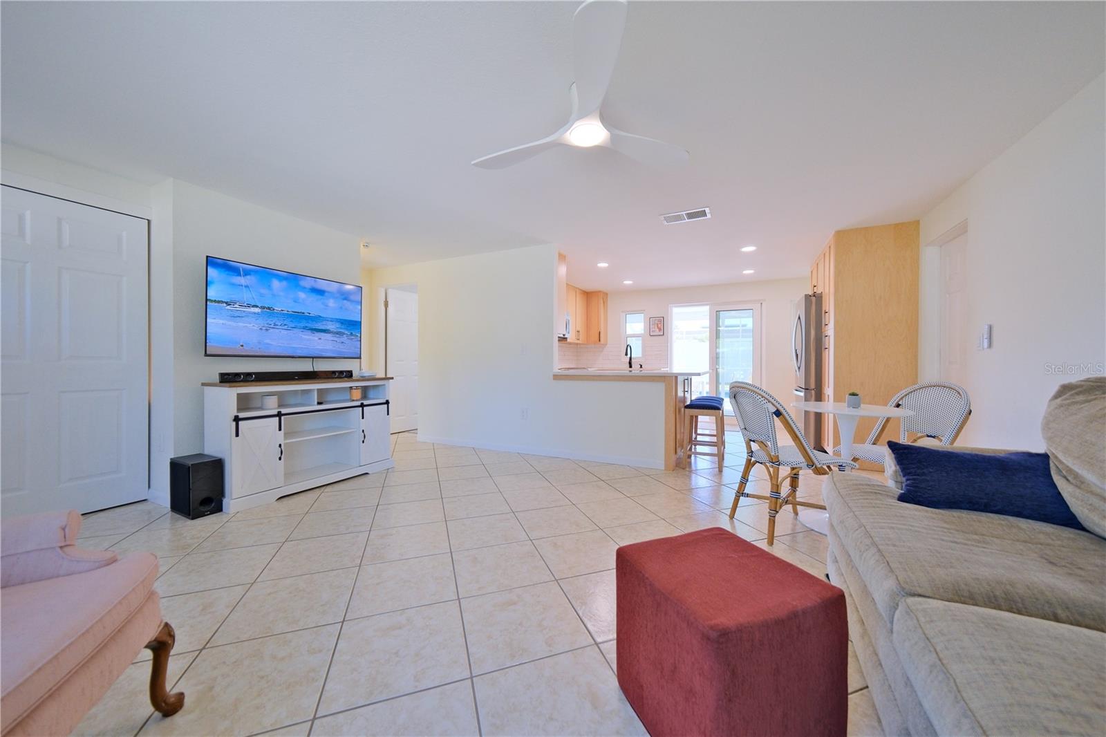 TROPICAL SHORES - Residential