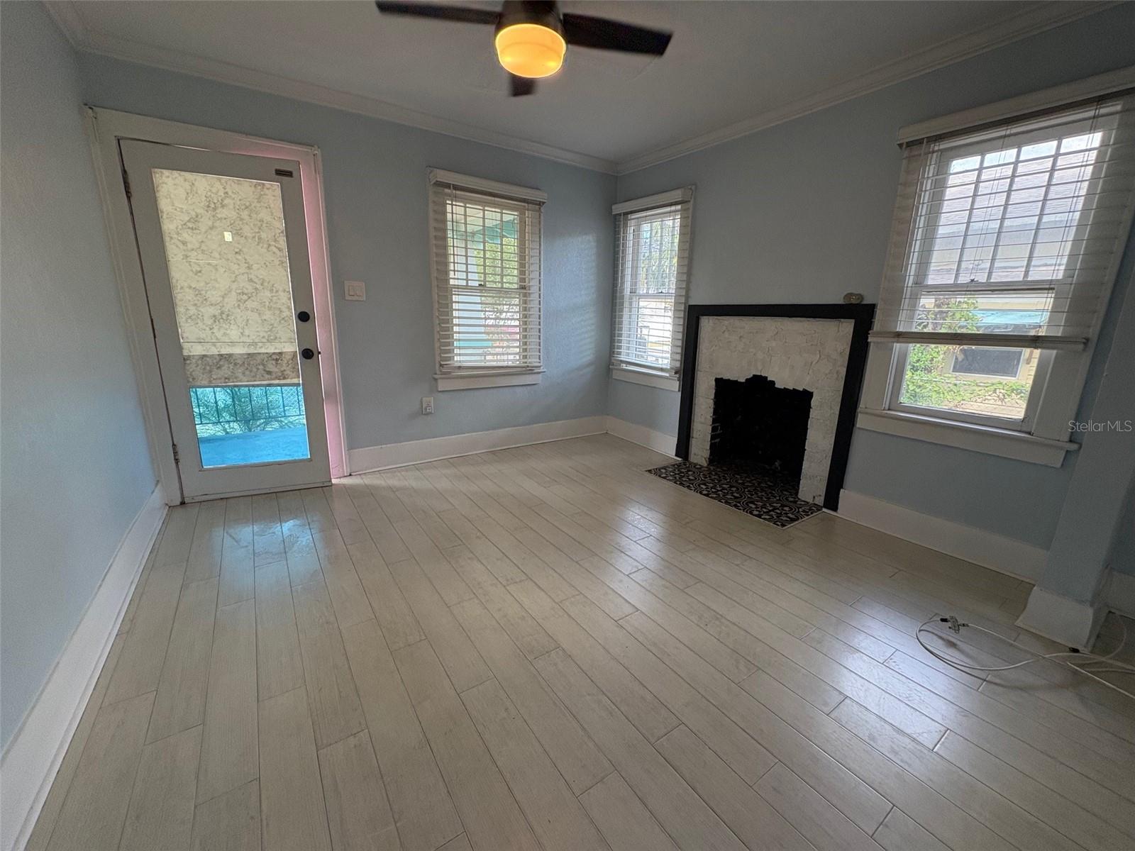 ARLINGTON HEIGHTS - Residential Lease