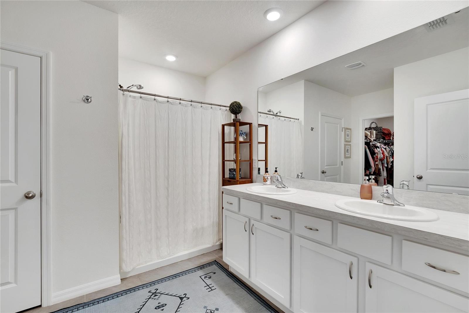 VILLAGES OF GLEN CREEK MC-1 - Residential