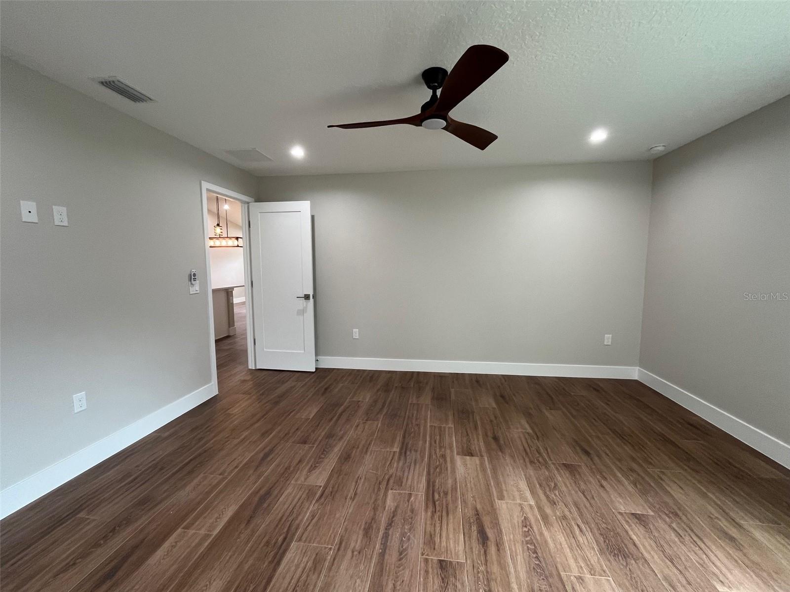 FOREST GROVE BUS CENTER - Residential Income