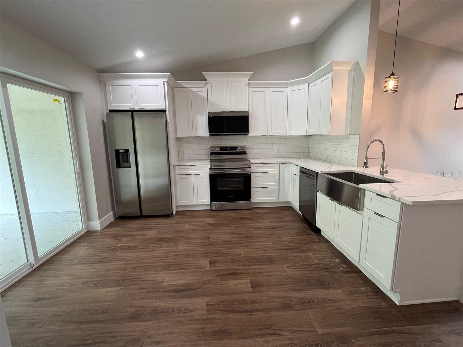 FOREST GROVE BUS CENTER - Residential Income