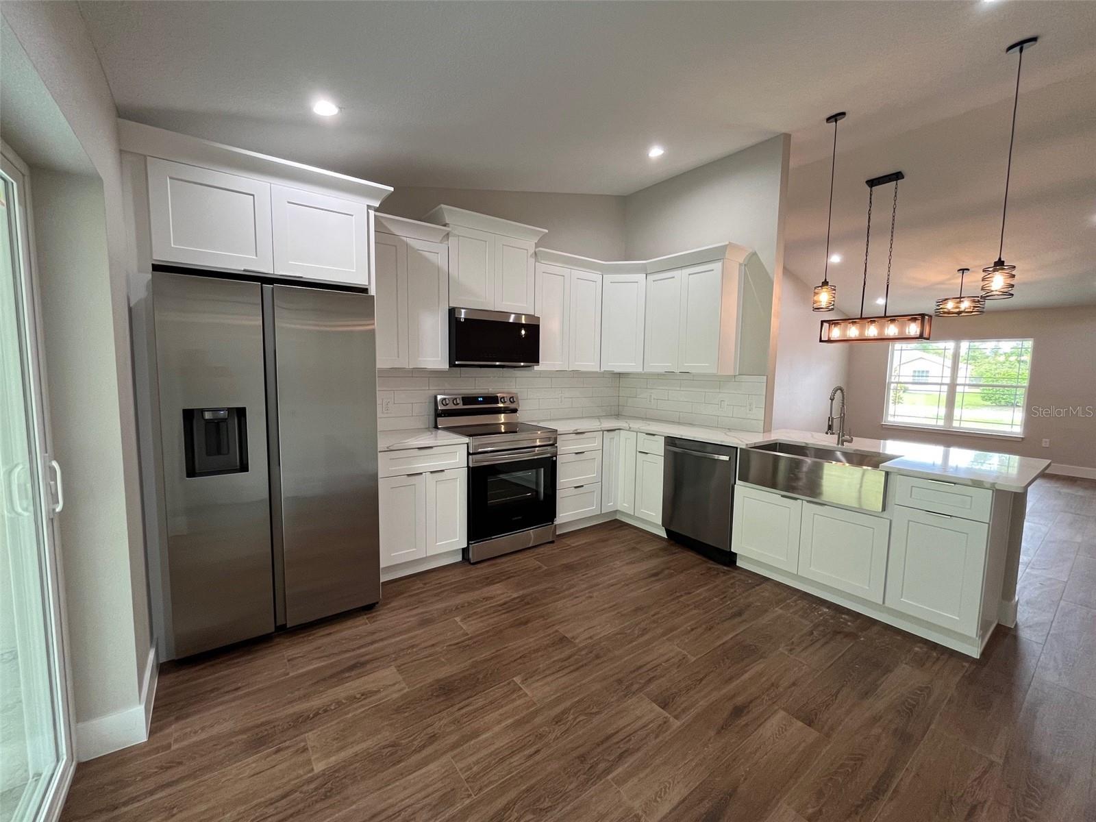 FOREST GROVE BUS CENTER - Residential Income