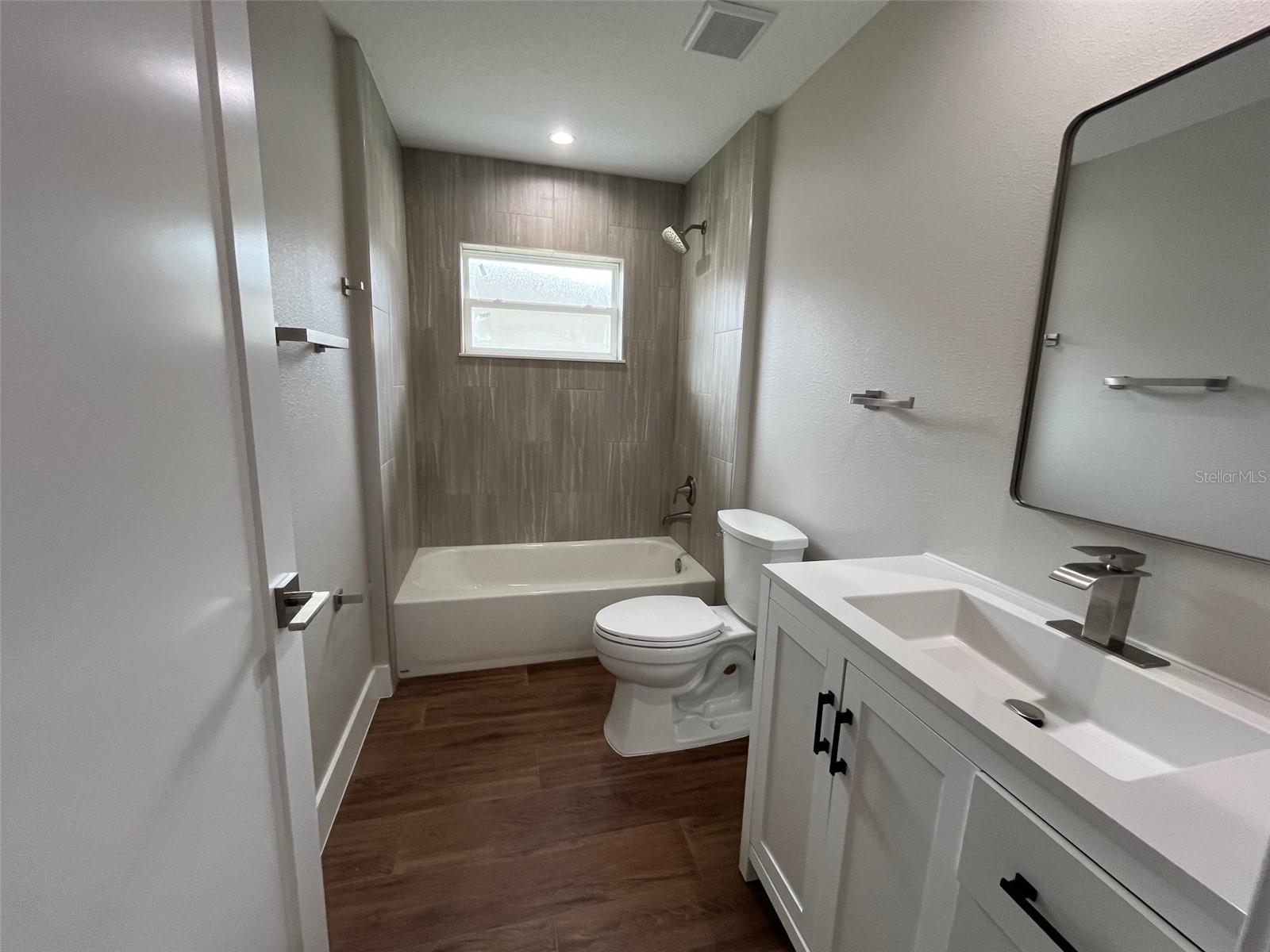 FOREST GROVE BUS CENTER - Residential Income