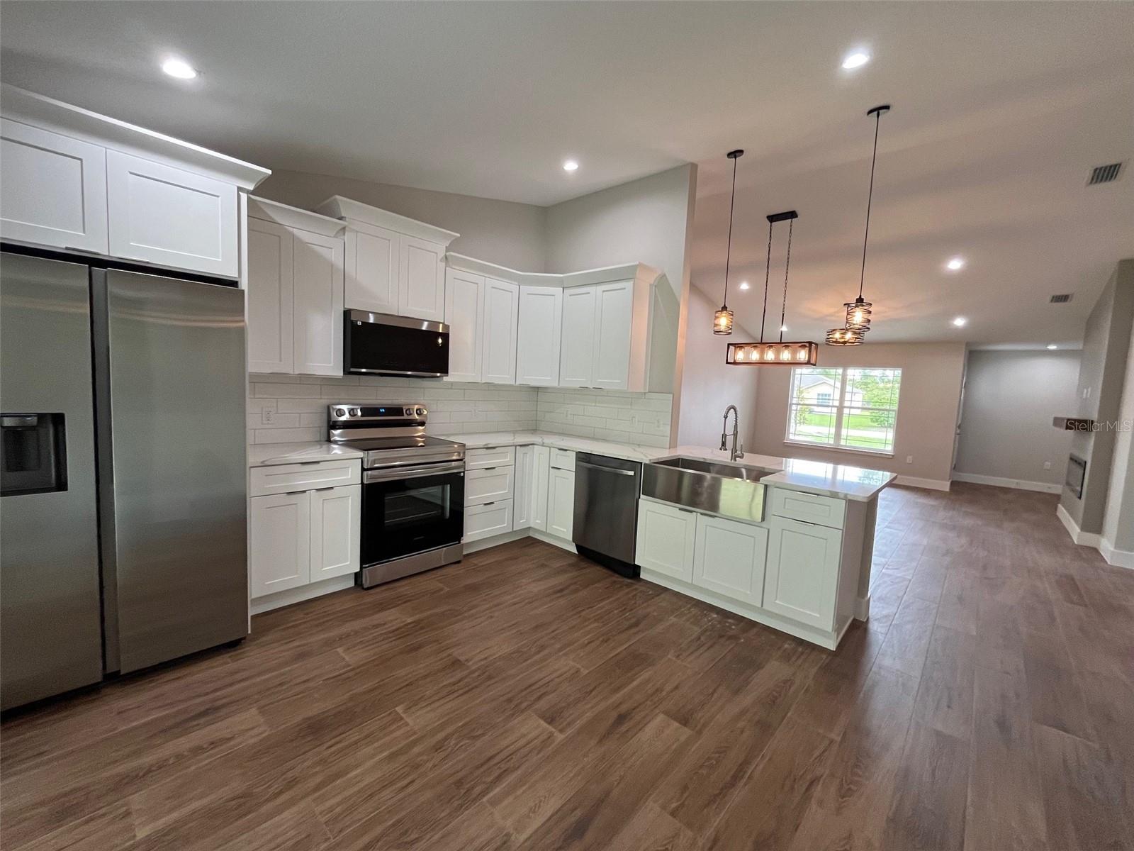 FOREST GROVE BUS CENTER - Residential Income