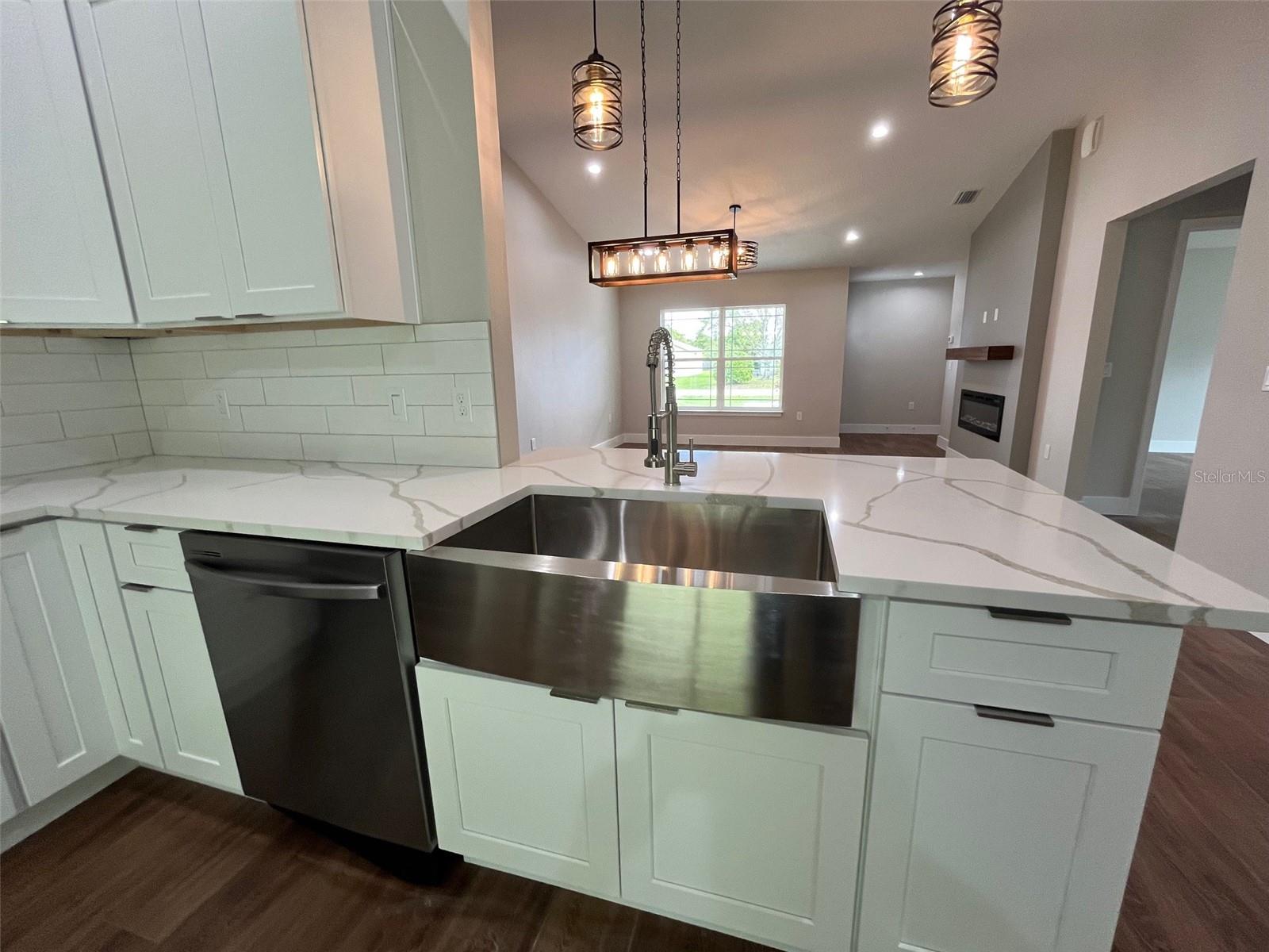 FOREST GROVE BUS CENTER - Residential Income