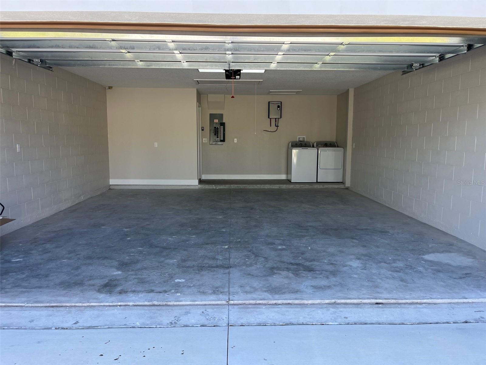 FOREST GROVE BUS CENTER - Residential Income