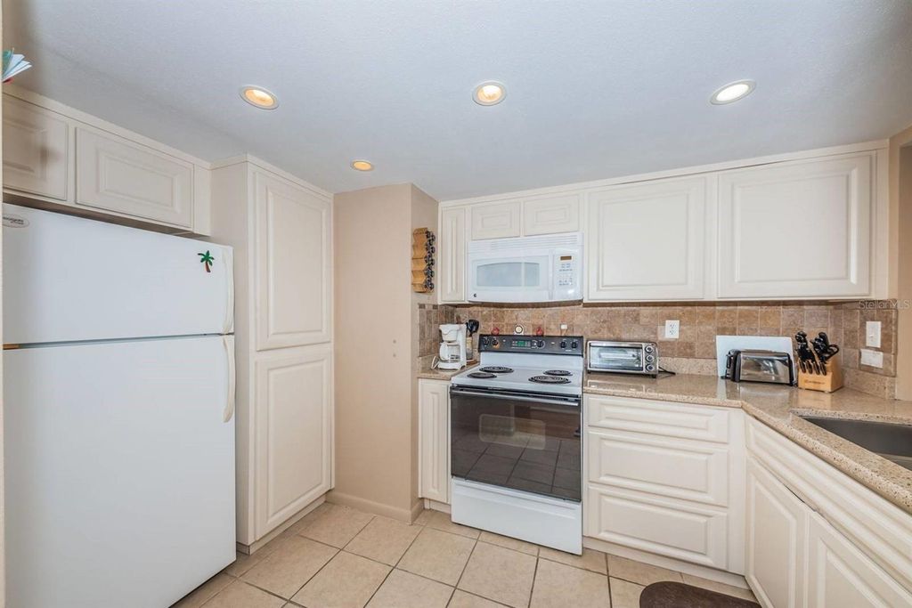 Photo of 6218 Palma Del Mar Boulevard S #401, St Petersburg, FL 33715 (MLS # TB8474779)