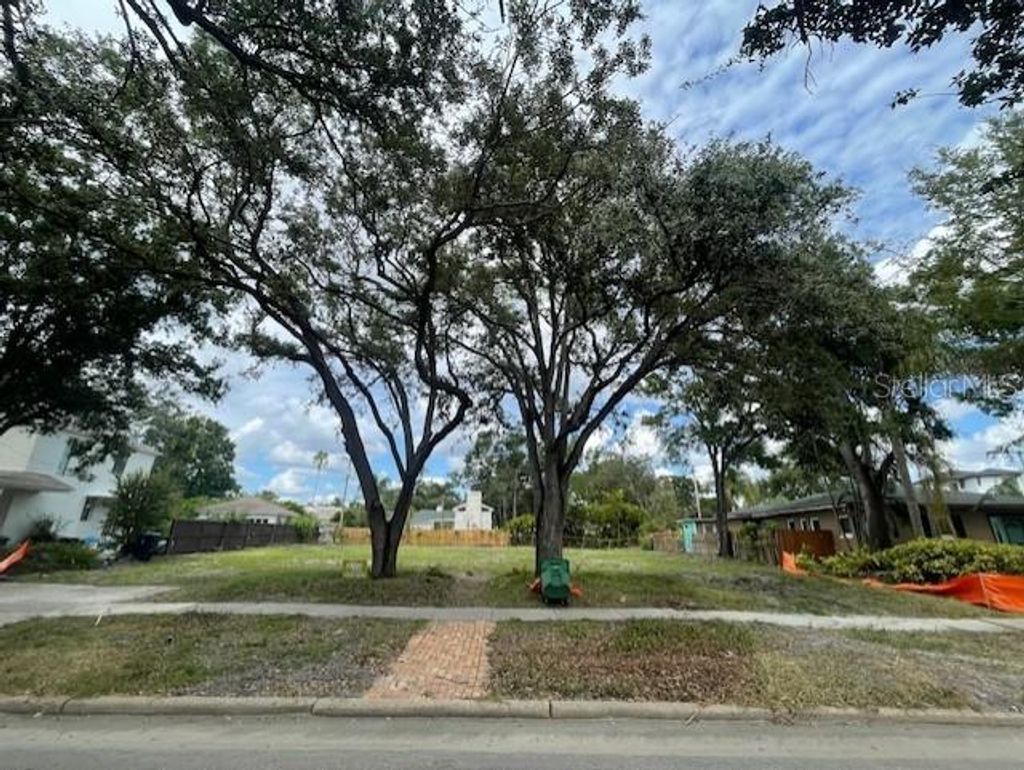 Photo of 575 Bosphorous Avenue, Tampa, FL 33606 (MLS # J993643)