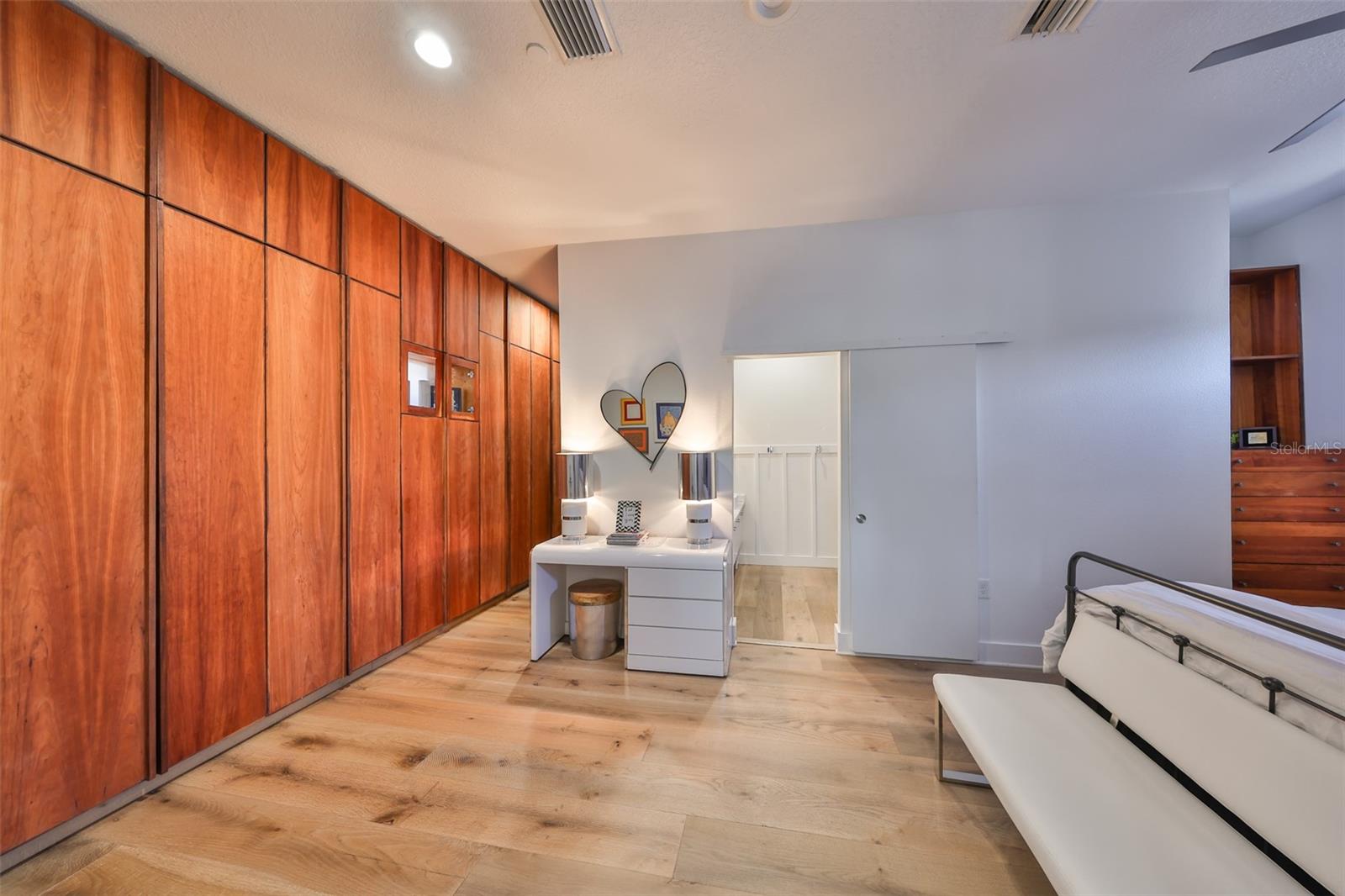 BARCELONA LOFTS - Residential