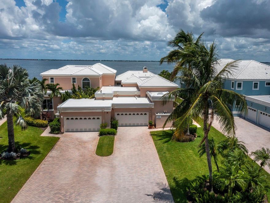 3514 Mistletoe Lane in Longboat Key, FL, is a luxurious coastal home with modern amenities, elegant design, and stunning natural views, located near pristine beaches and local attractions.