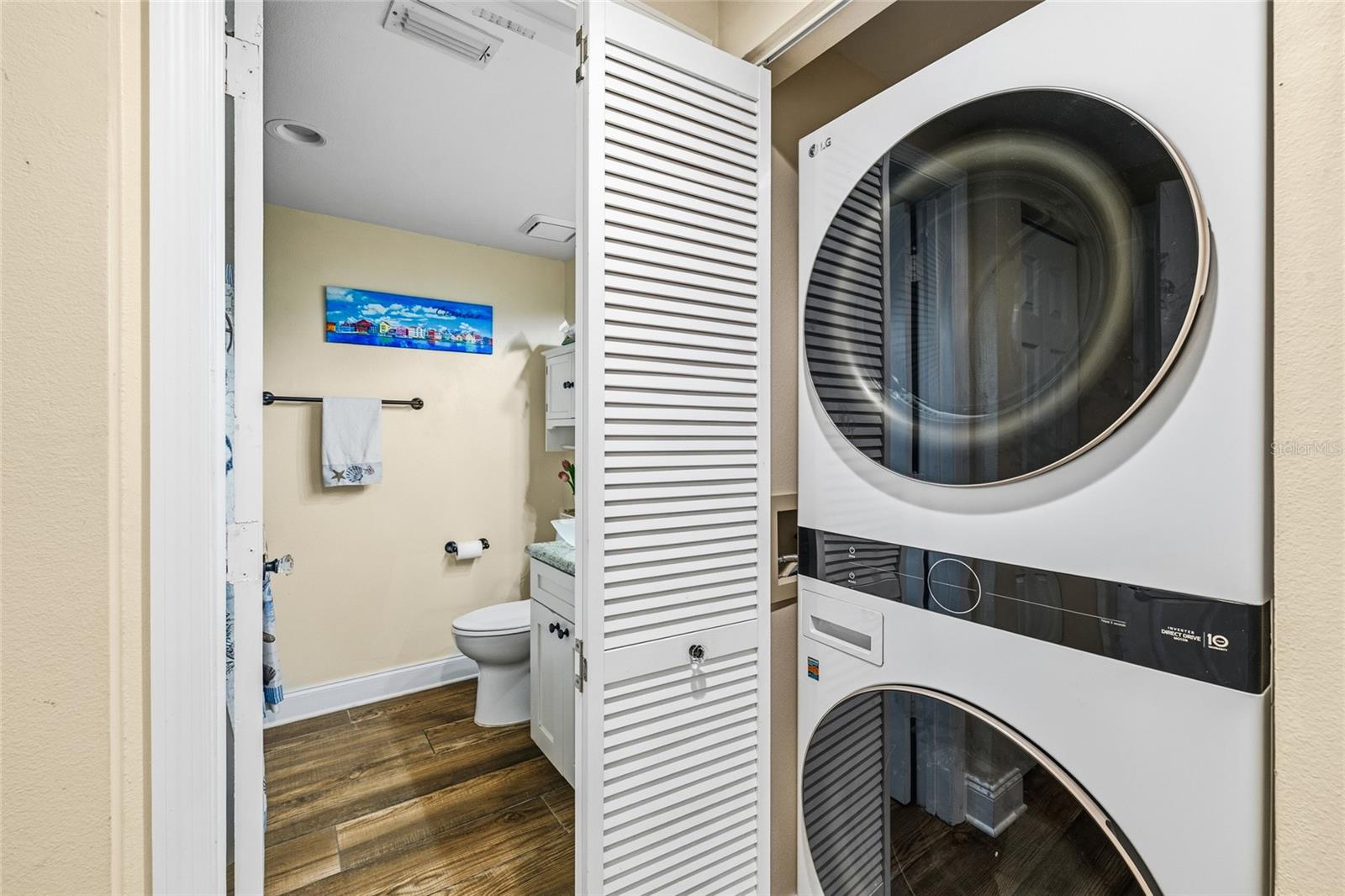 CORAL POINTE - Residential