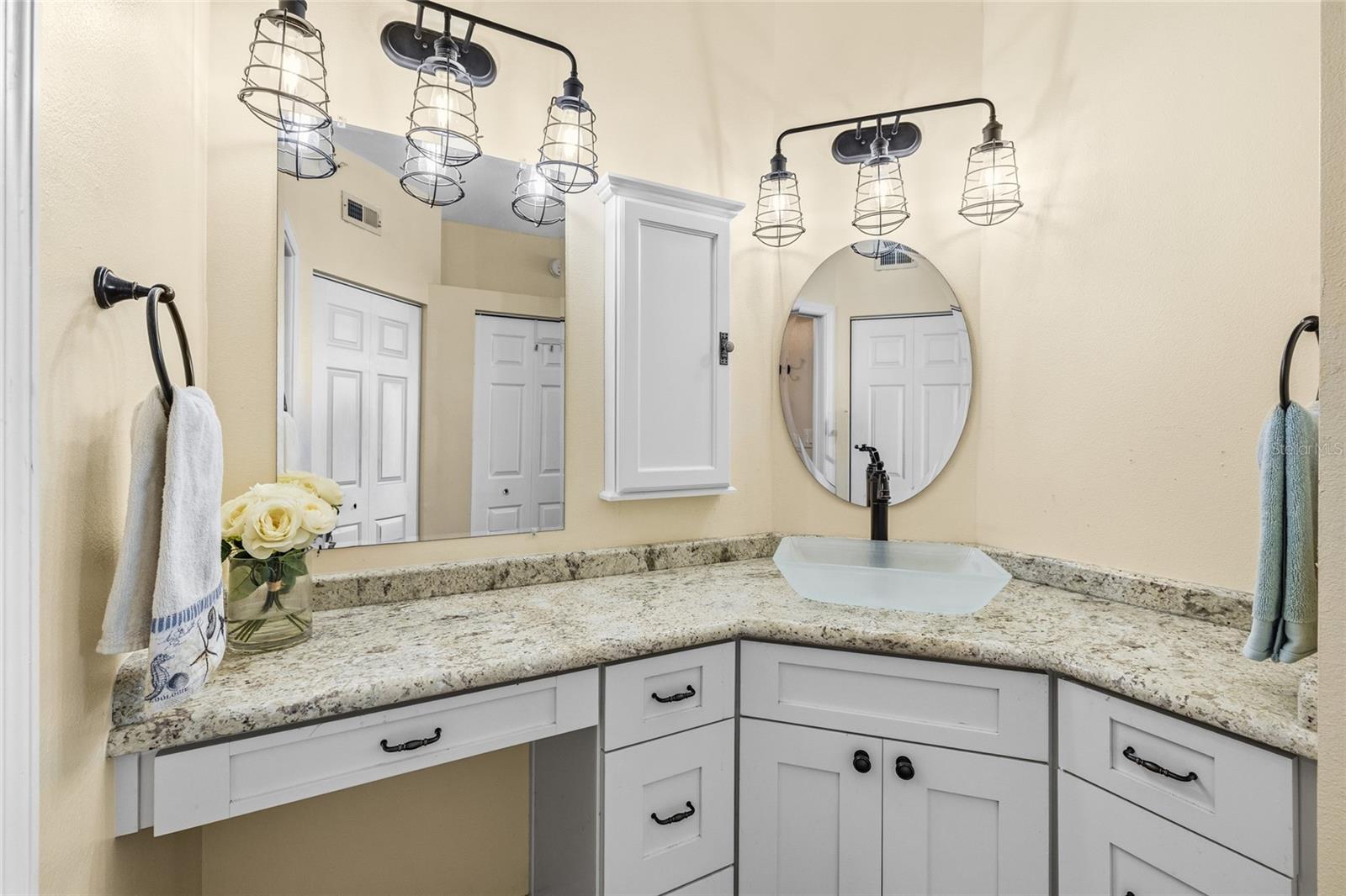 CORAL POINTE - Residential