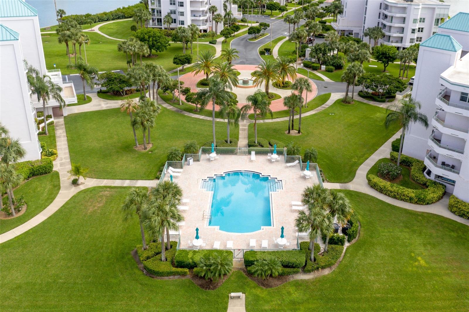 CORAL POINTE - Residential