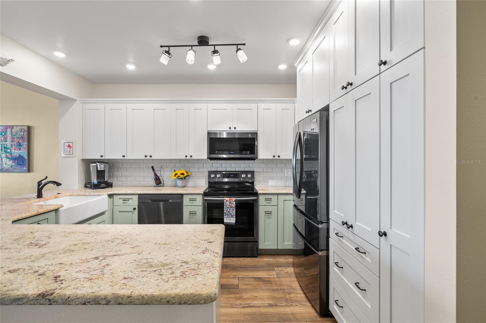 CORAL POINTE - Residential