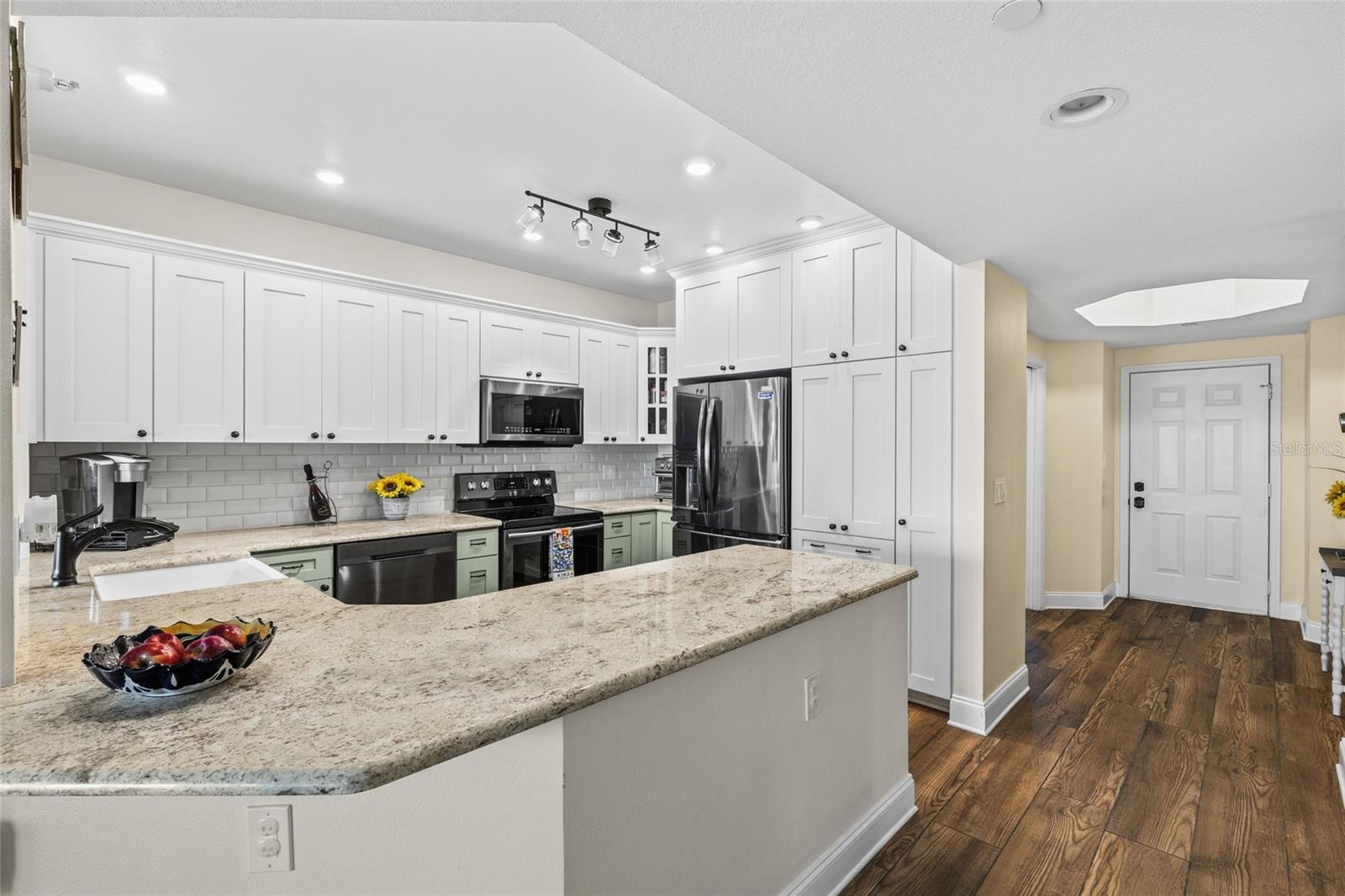 CORAL POINTE - Residential