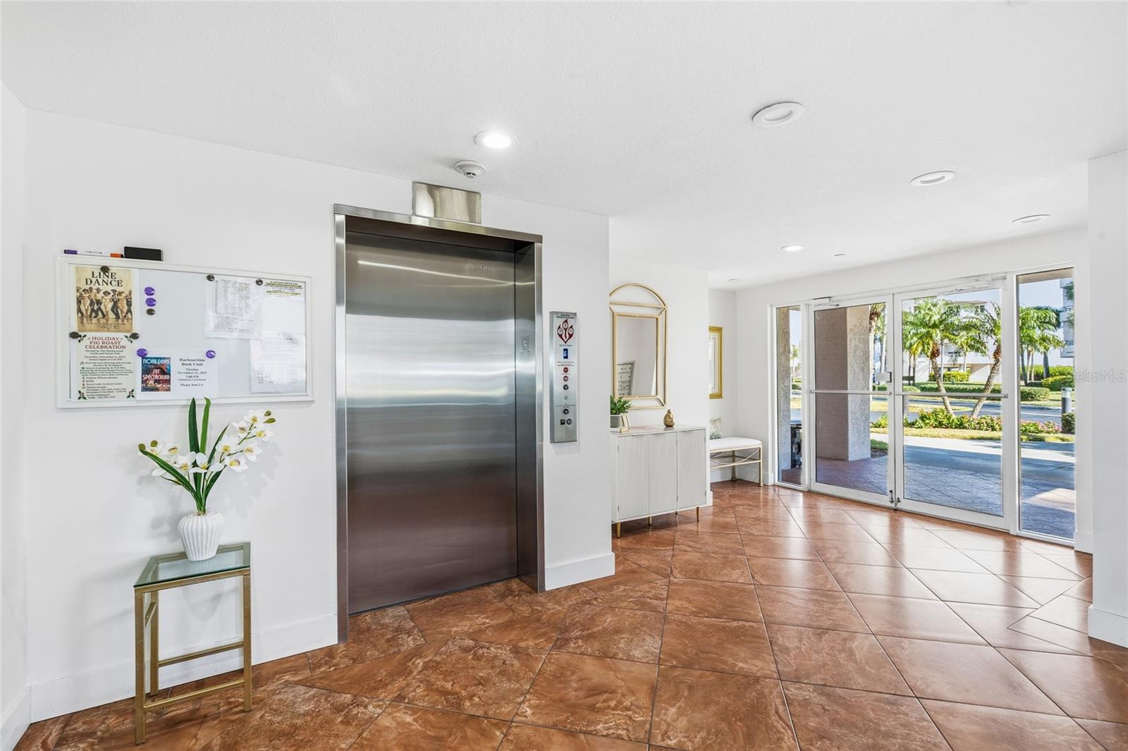 CORAL POINTE - Residential