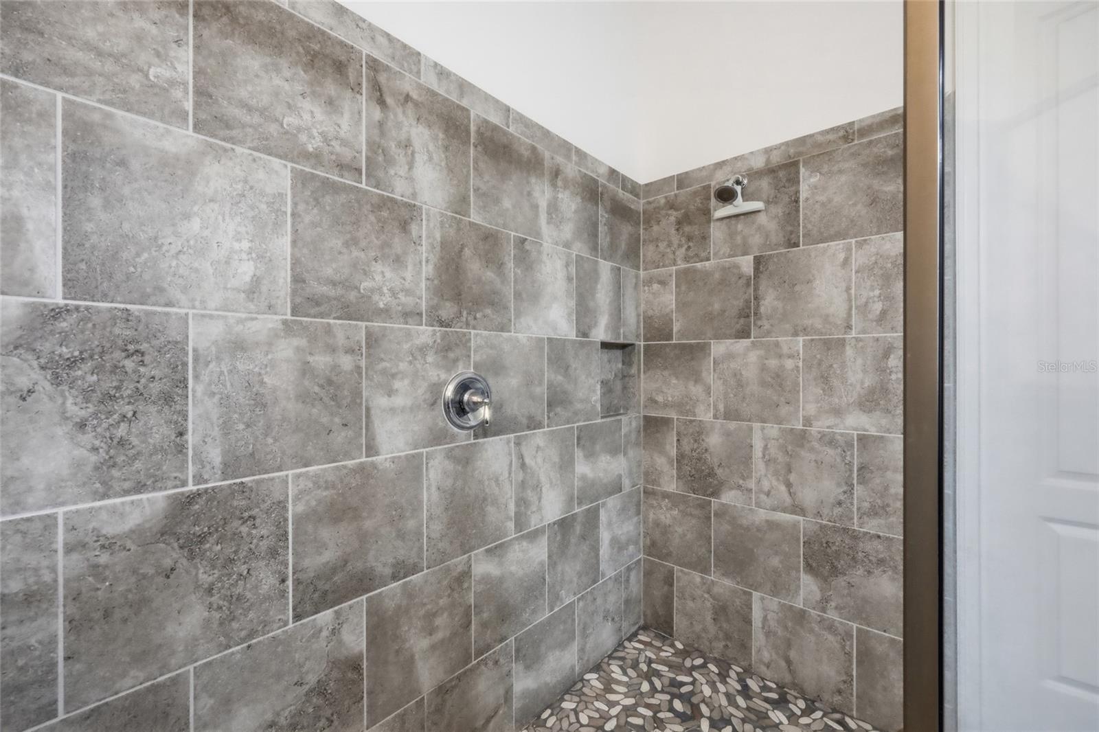 NORTHWEST LAKESIDE GROVES PH 1 - Residential