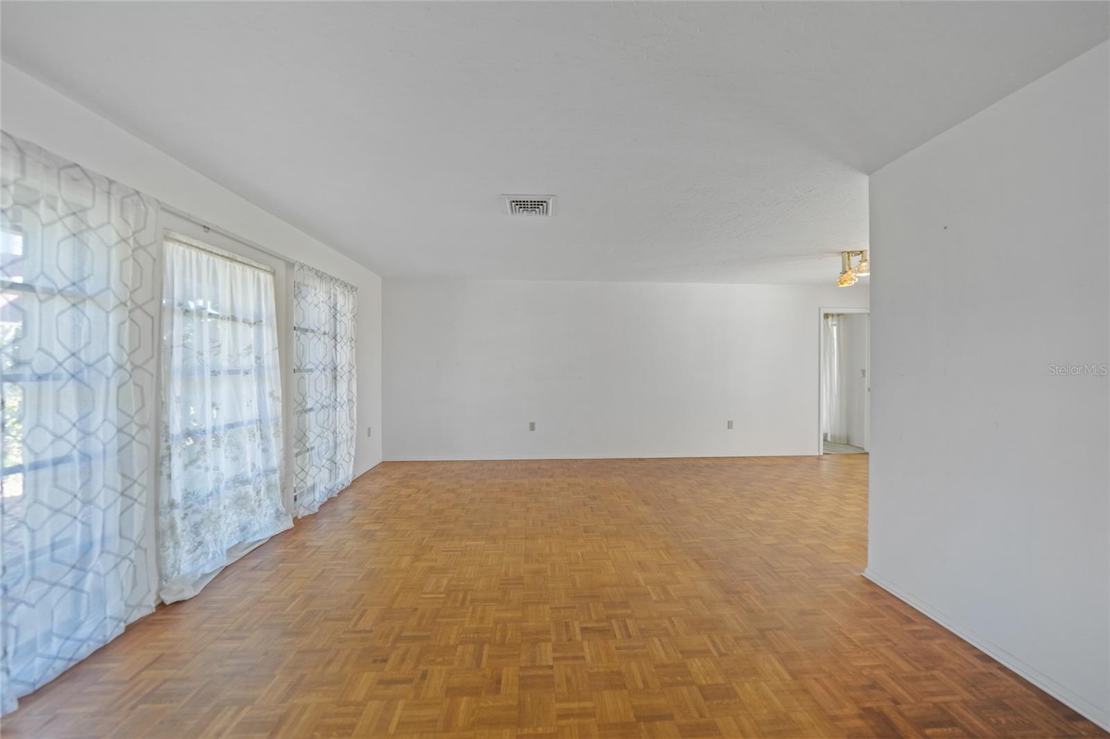 VENICE GARDENS - Residential