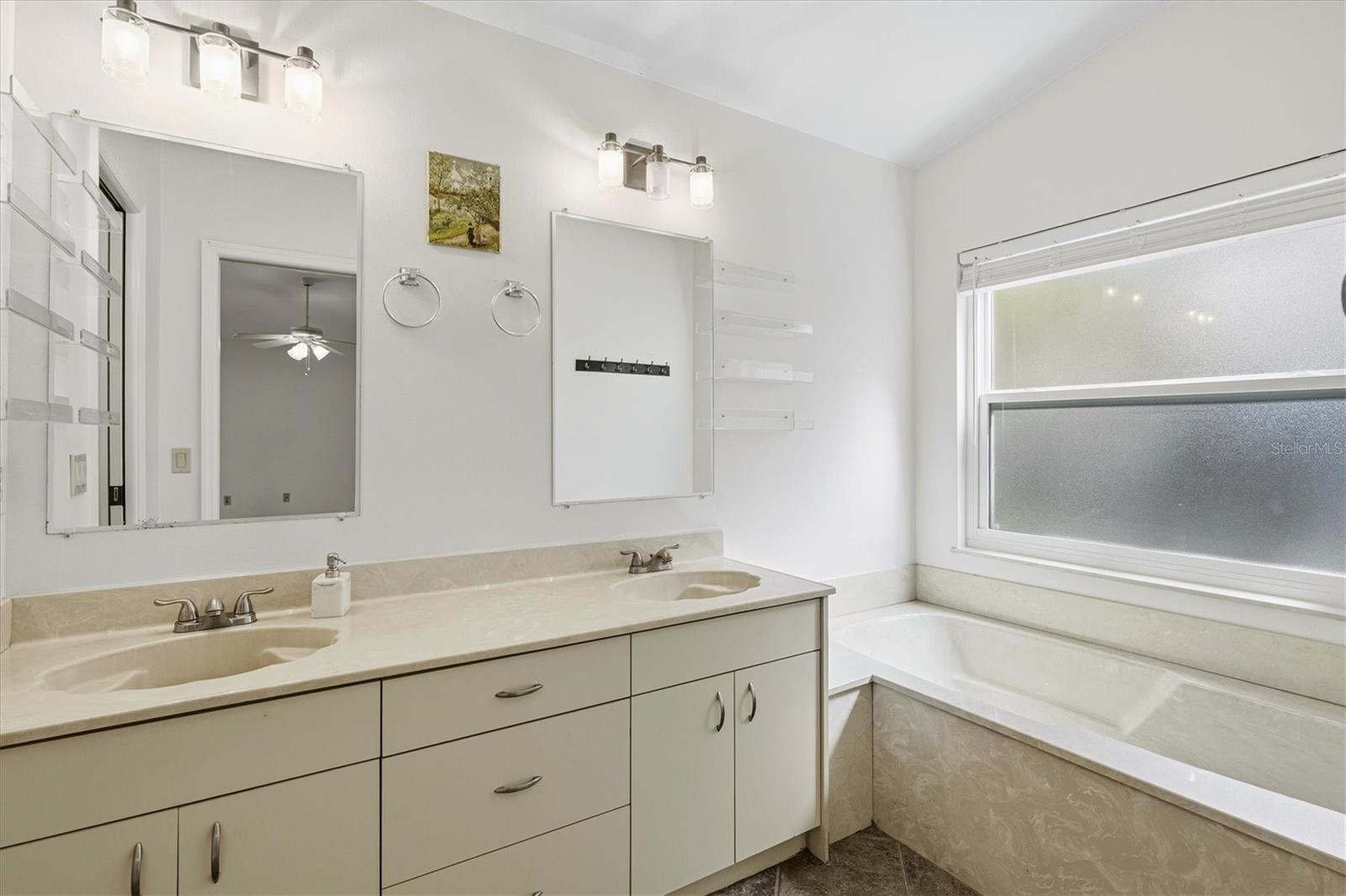 DEL SOL VILLAGE AT LONGWOOD RUN PH 02 - Residential