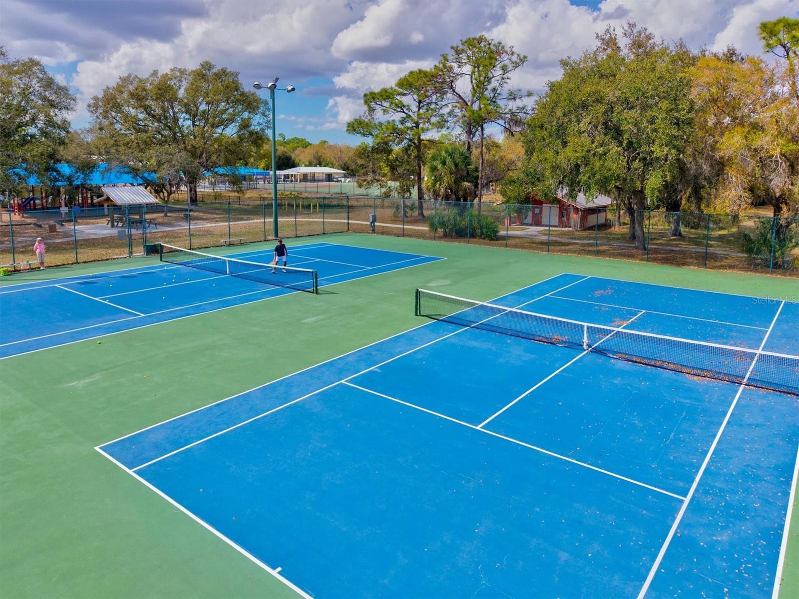 DEL SOL VILLAGE AT LONGWOOD RUN PH 02 - Residential