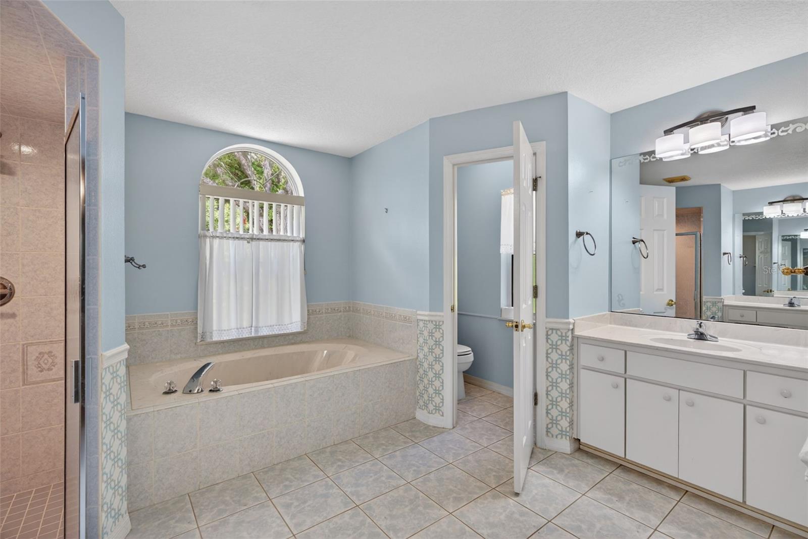FAIRVIEW ESTATES - Residential