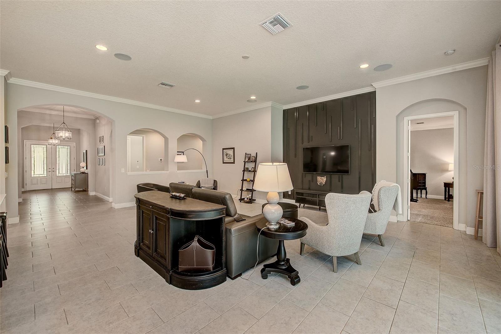 6916 NEOPOLITAN COURT