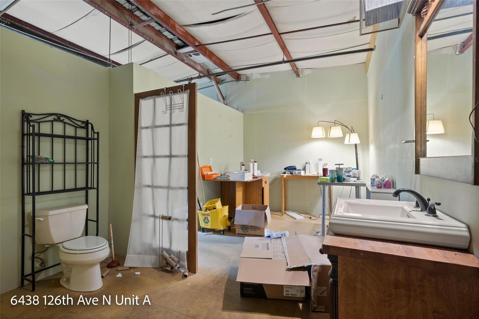 POTTERFIELD MINIATURE FARMS - Commercial Sale