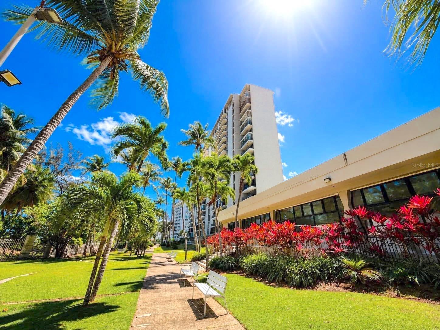 Villas del Mar PH AVE ISLA VERDE H