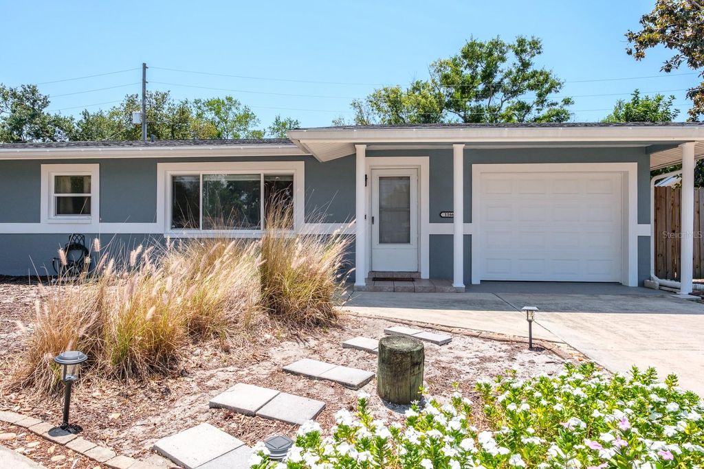 Photo of 11662 75th Avenue, Seminole, FL 33772 (MLS # TB8503741)