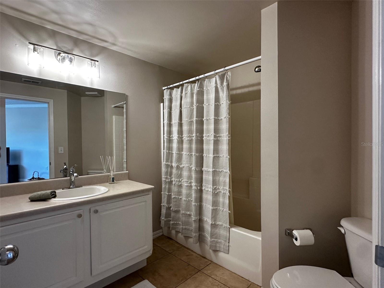 LAS PALMAS OF SARASOTA - Residential Lease