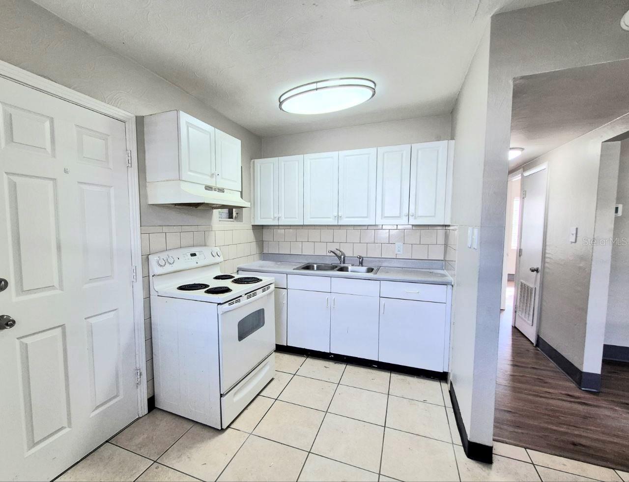 BENJAMINS 2ND ADD TO WES - Residential Lease