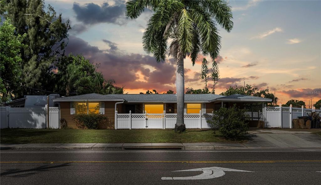 Photo of 2920 Mcintosh Road, Sarasota, FL 34232 (MLS # N6140930)