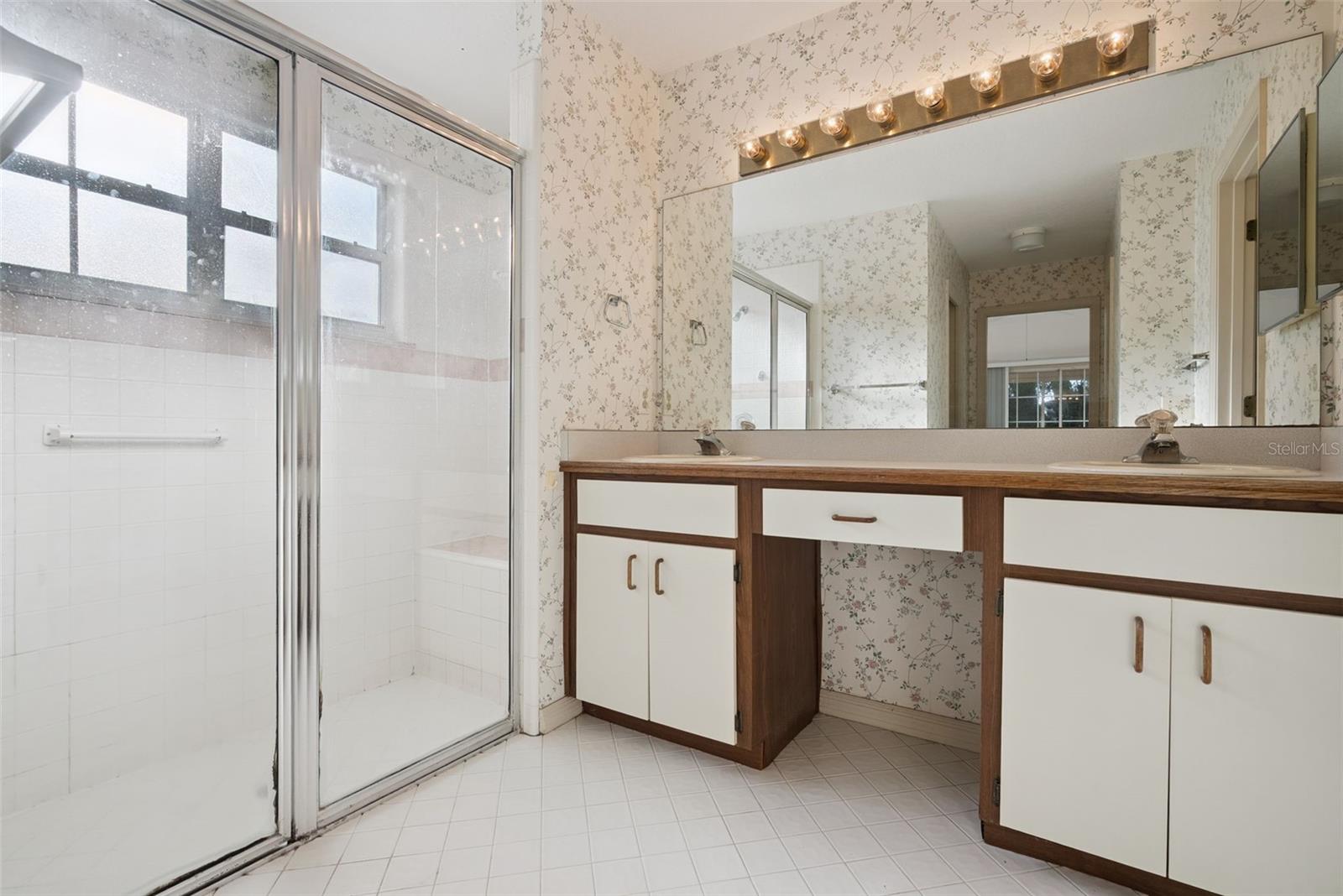 CASCADES UNIT 01 - Residential