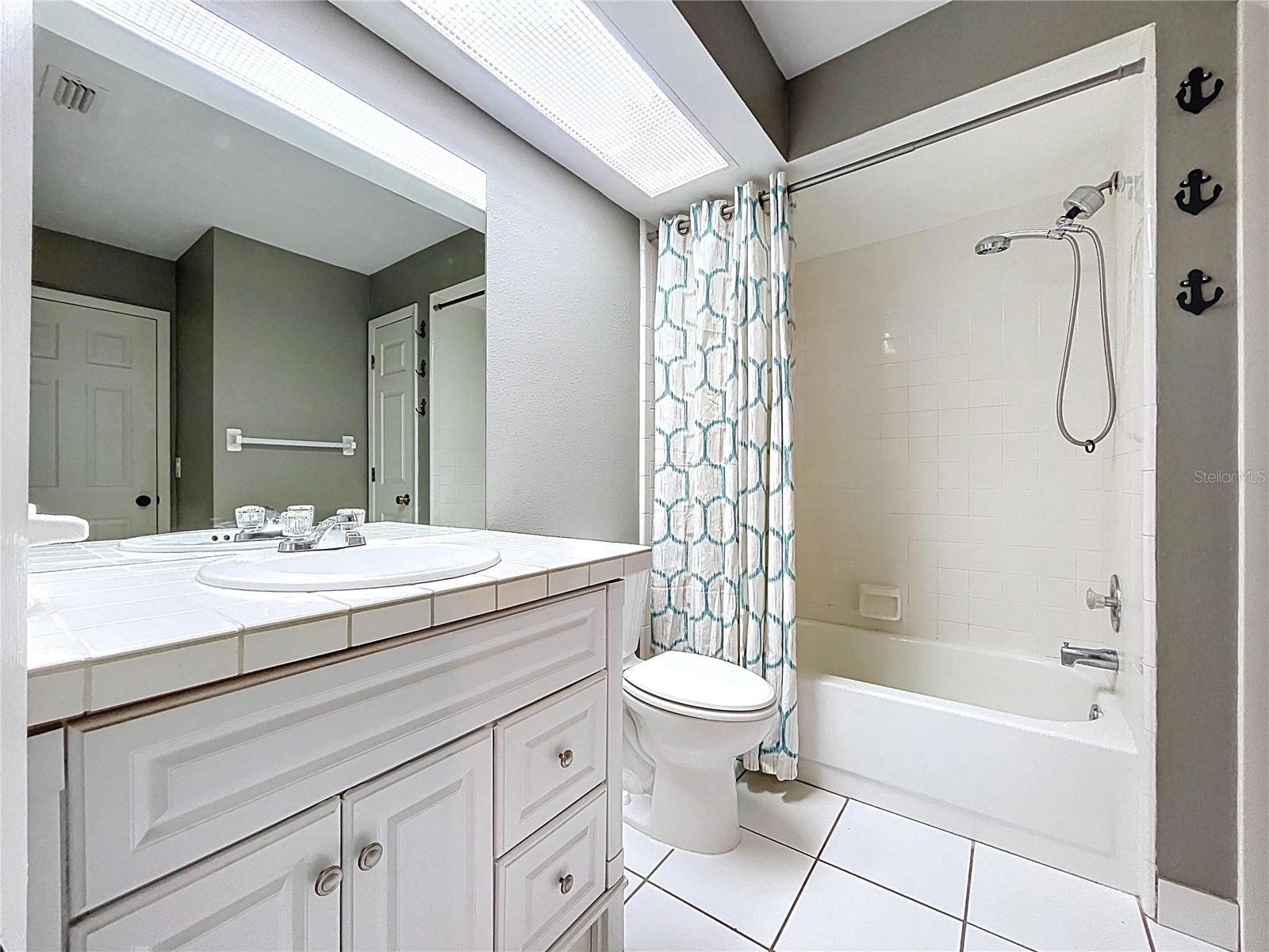 GOLDEN ACRES - Residential