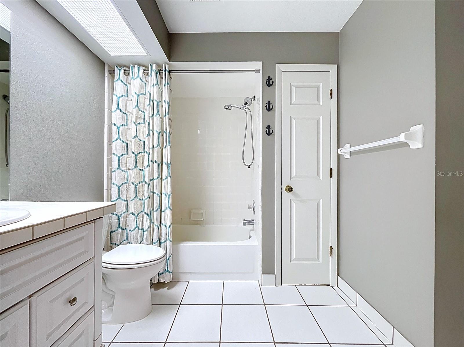 GOLDEN ACRES - Residential