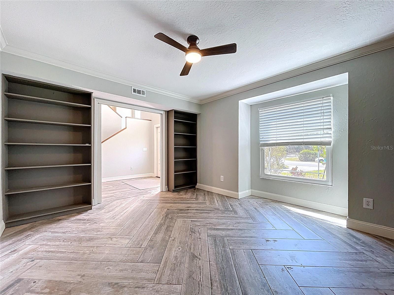 GOLDEN ACRES - Residential