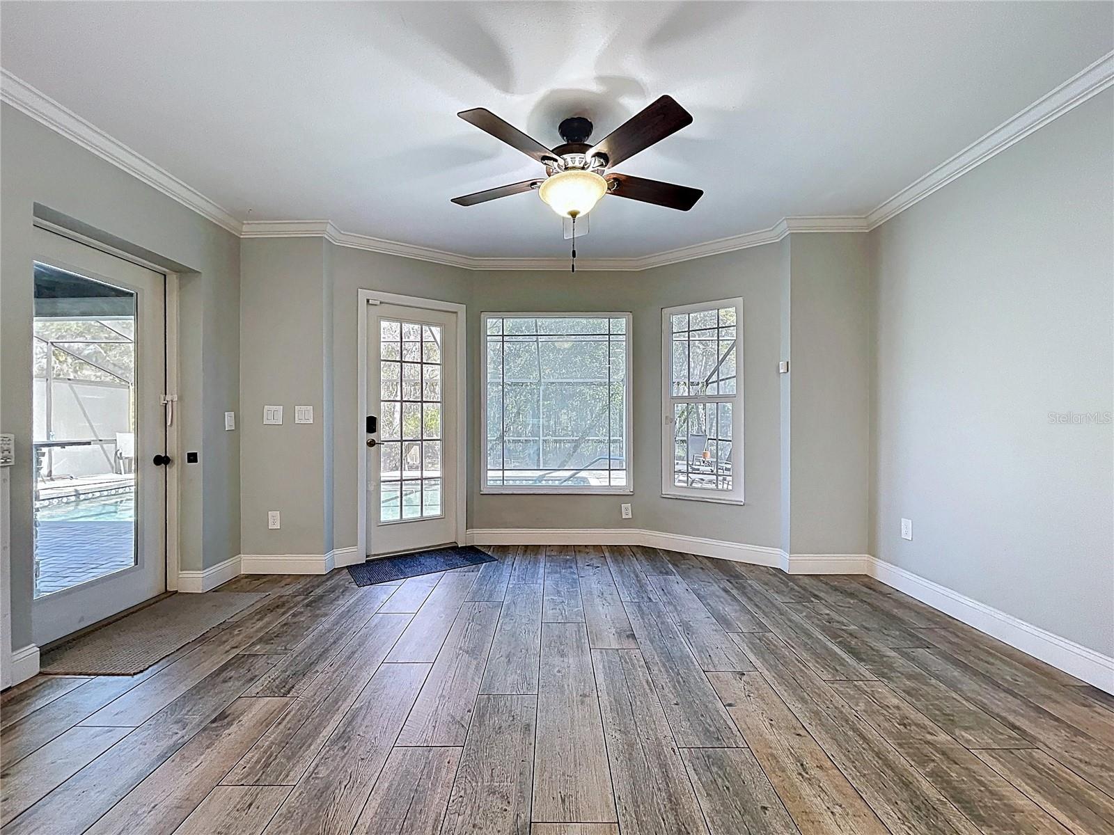 GOLDEN ACRES - Residential