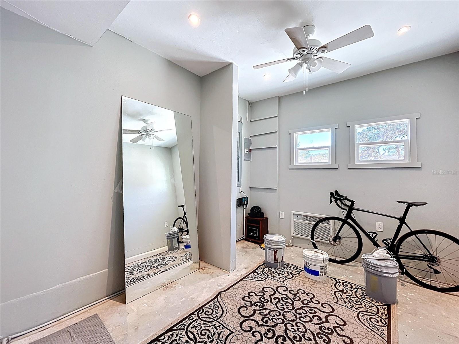 GOLDEN ACRES - Residential