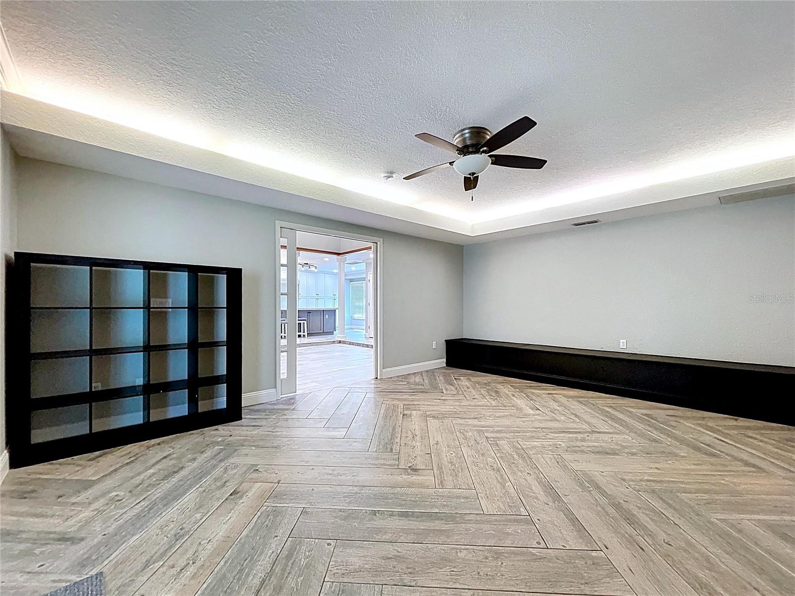 GOLDEN ACRES - Residential