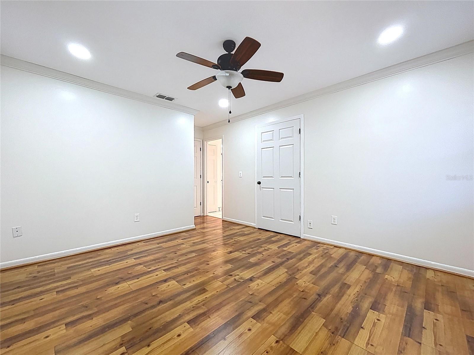 GOLDEN ACRES - Residential