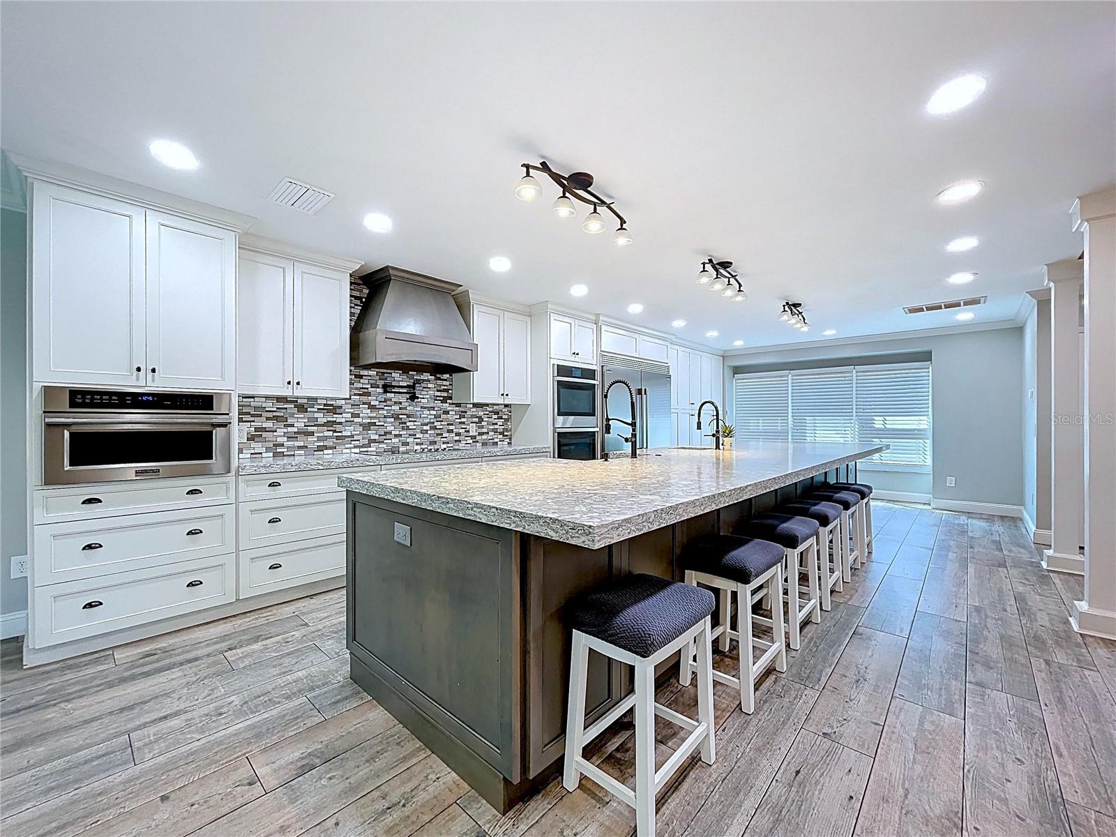 GOLDEN ACRES - Residential