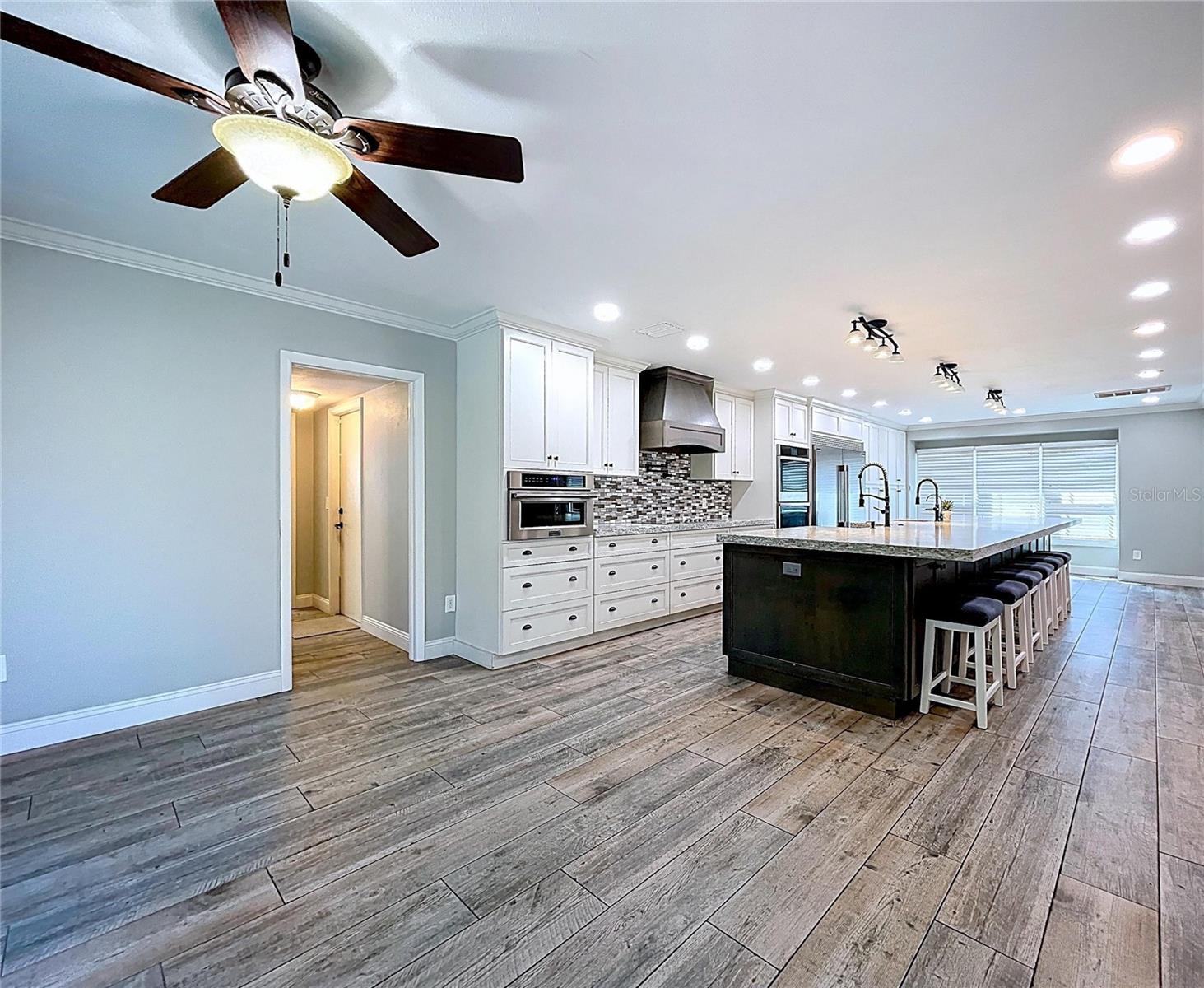 GOLDEN ACRES - Residential