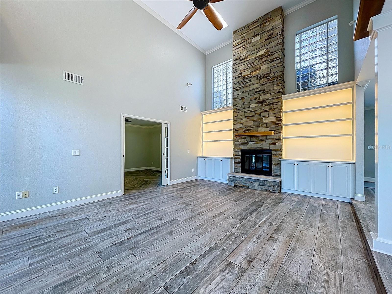 GOLDEN ACRES - Residential