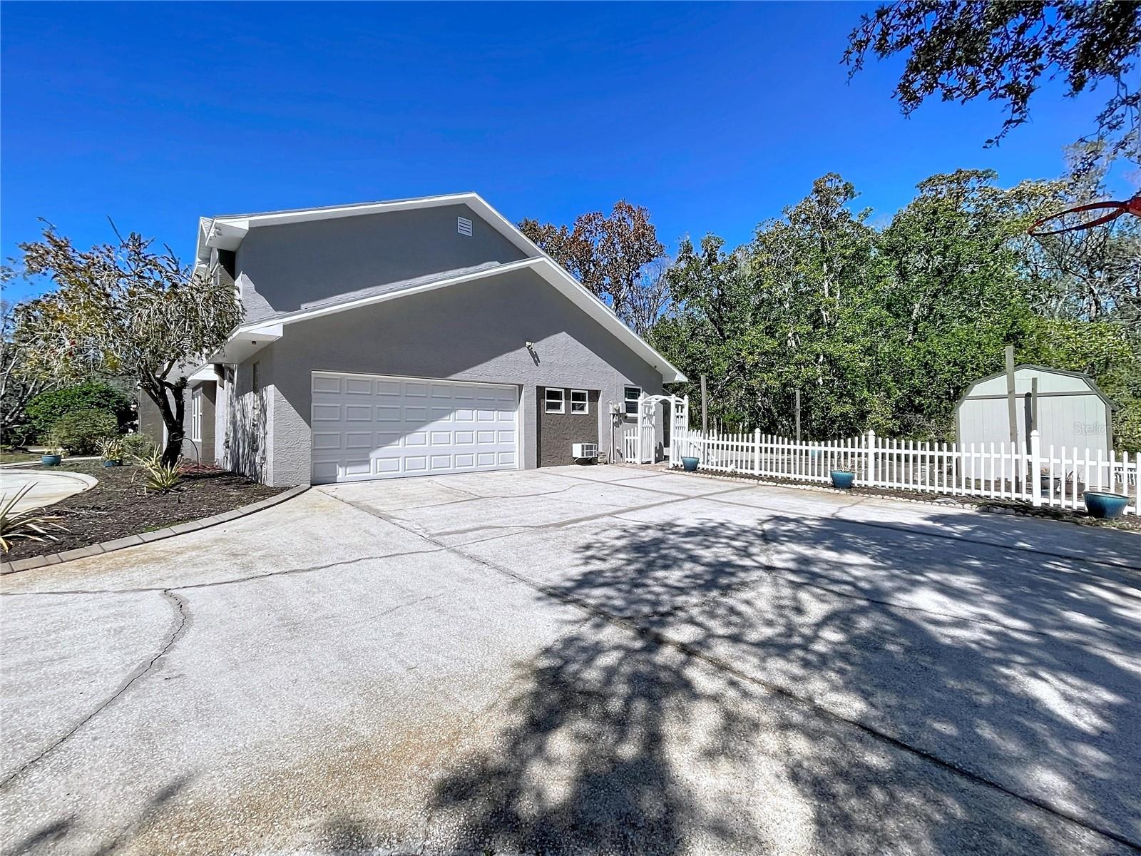 GOLDEN ACRES - Residential