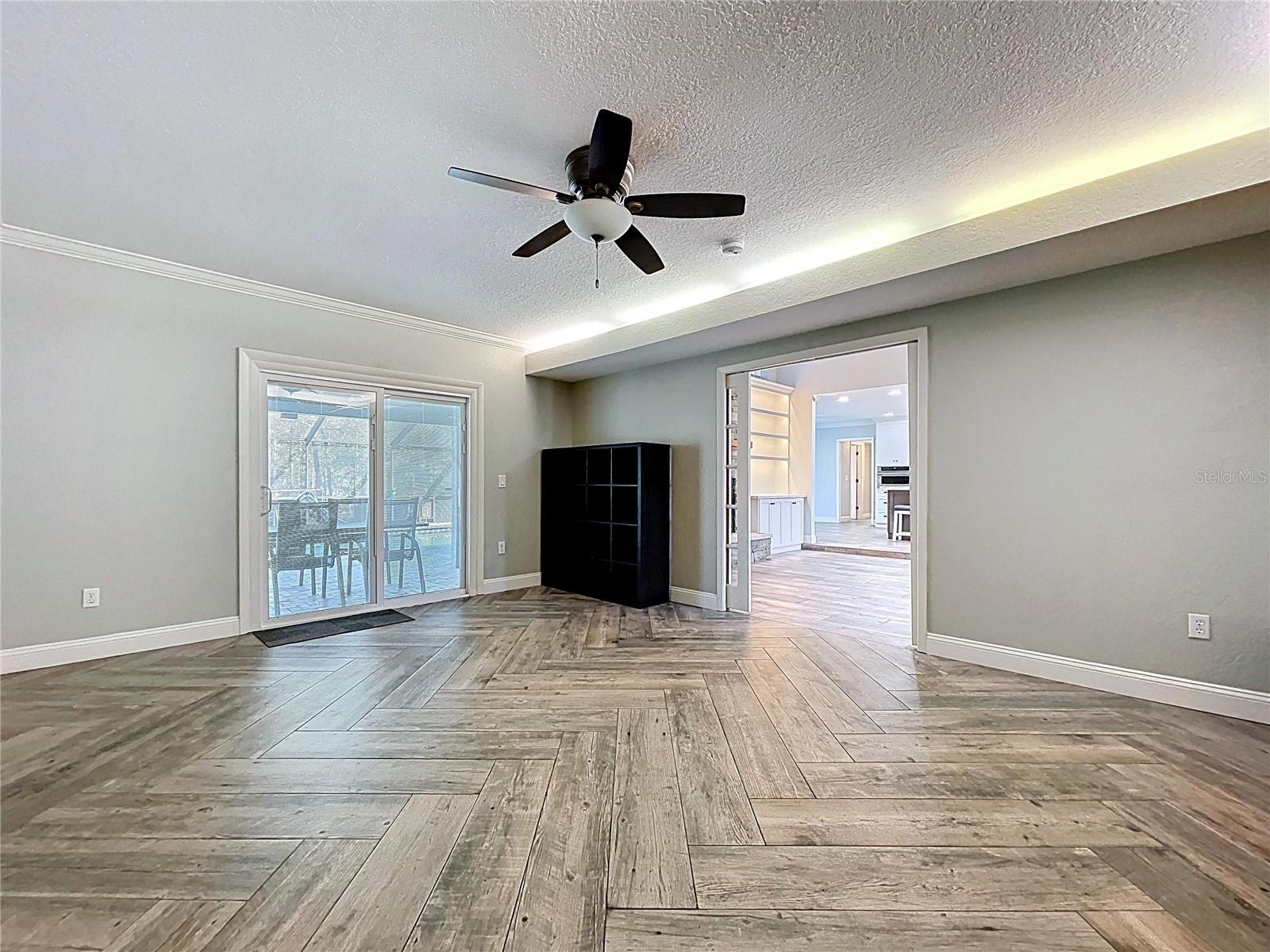 GOLDEN ACRES - Residential