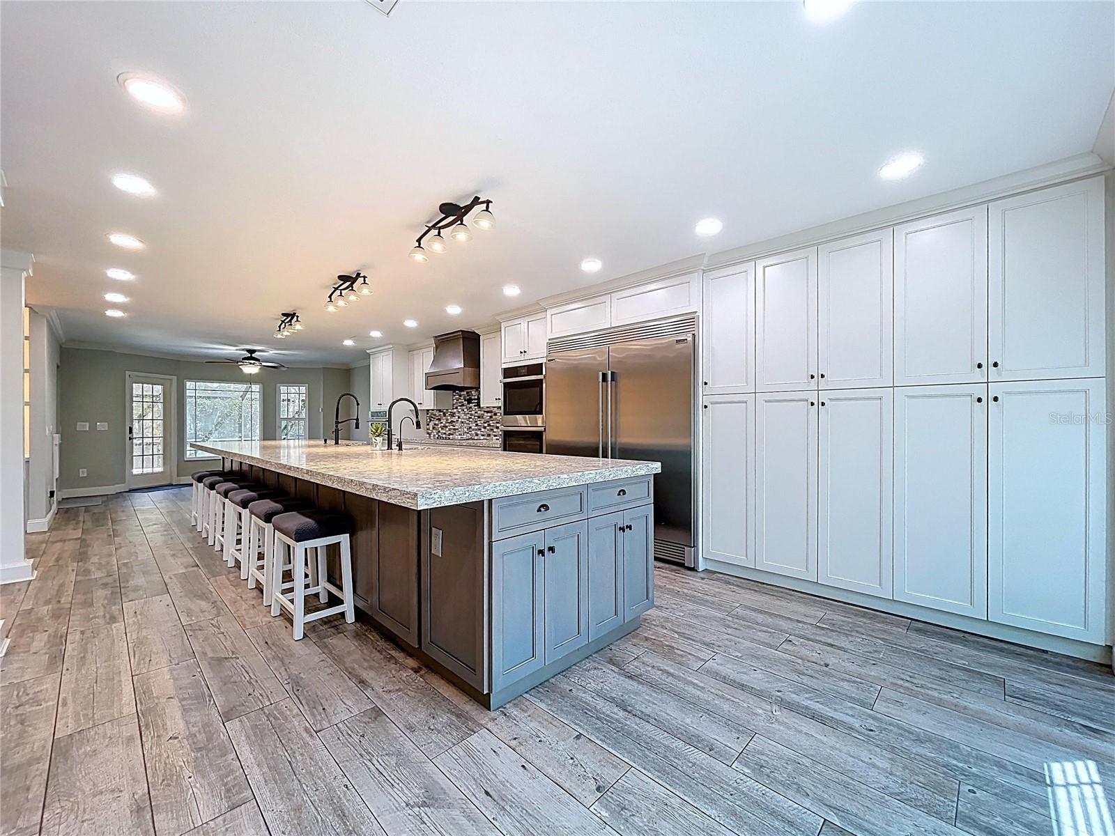 GOLDEN ACRES - Residential