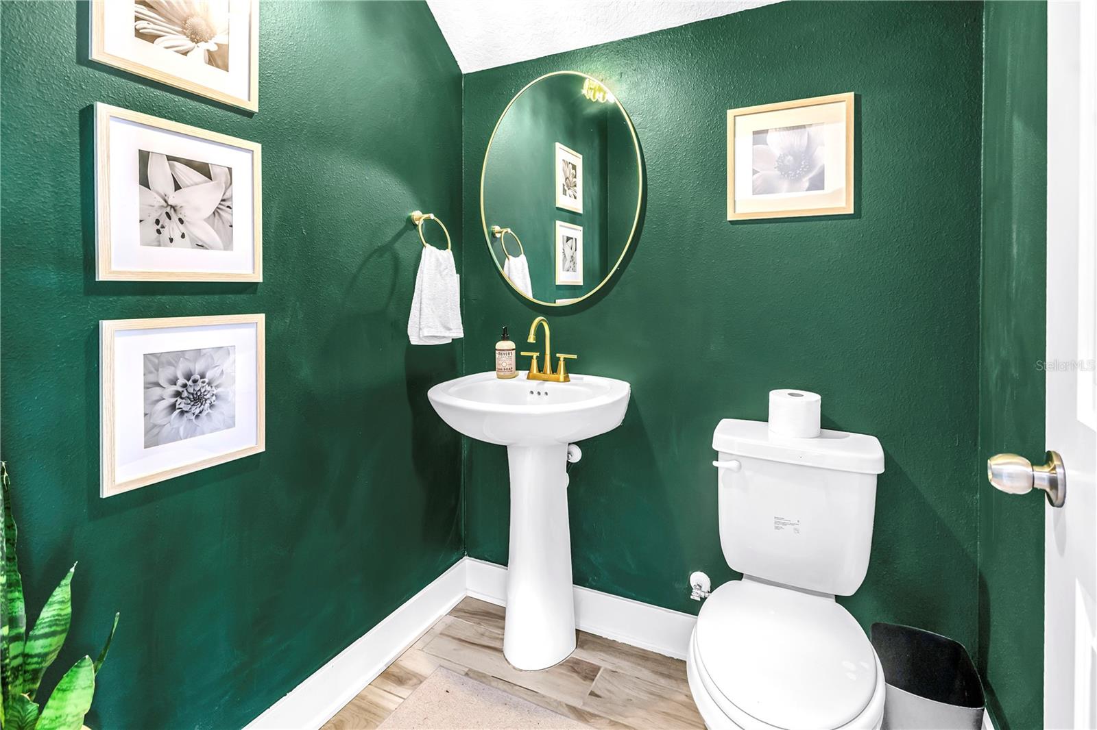 LAKEWOOD ESTATES GOLF COURSE SEC TR XII PT REP - Residential