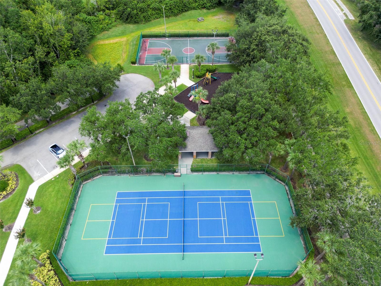 BROOKSTONE 43/47 - Residential